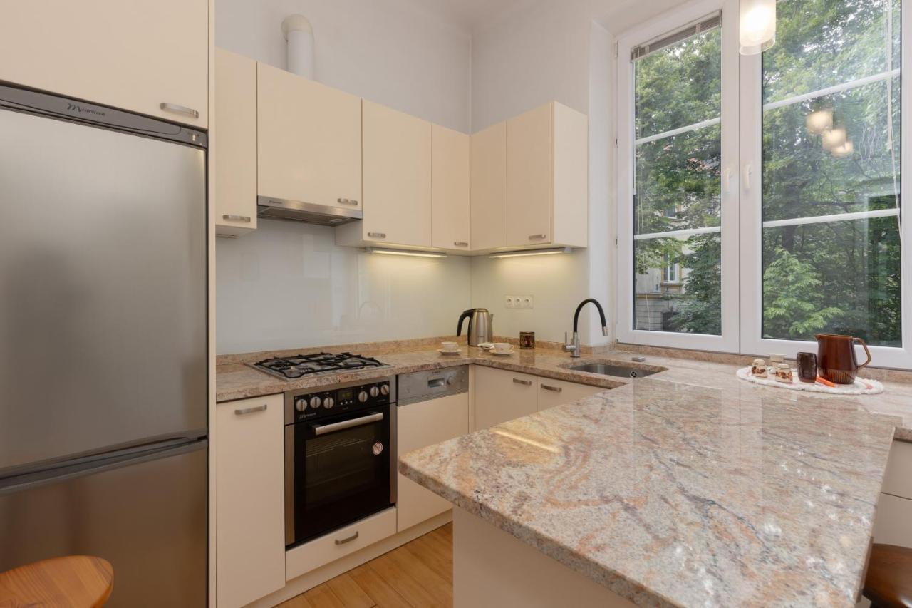 Warsaw New Town Square Apartment For 5 Guests By Noclegi Renters Bagian luar foto
